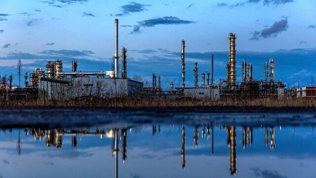 آتش‌ سوزی در پالایشگاه نفتی روسیه 