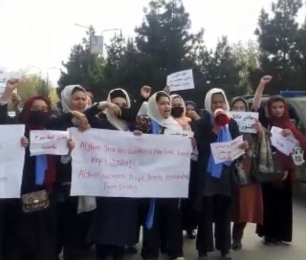 سرکوب تظاهرات زنان در غرب کابل توسط طالبان