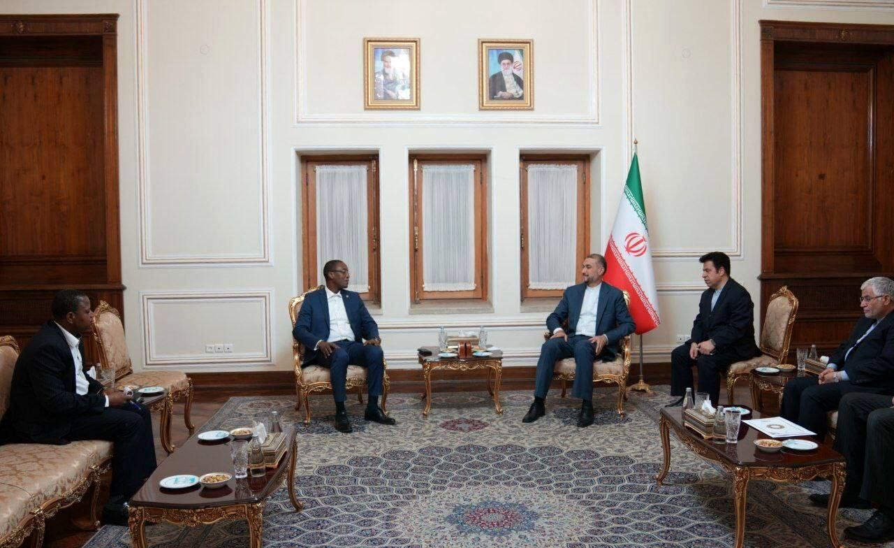 رایزنی امیرعبداللهیان با وزیر صنایع و تجارت بورکینافاسو