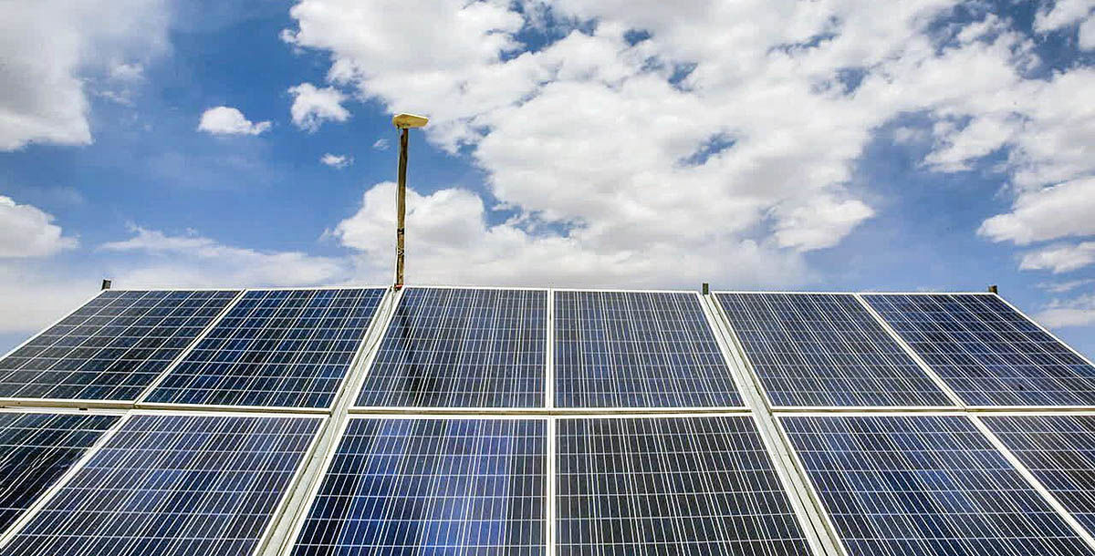 امضای تفاهم‌نامه اتصال ۱۵۰۰ مگاوات نیروگاه خورشیدی تهران