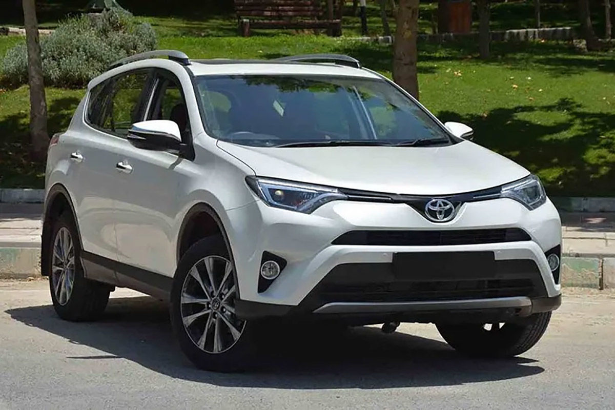 نوسان قیمت خودروهای لوکس / برخی از مدل‌های تویوتا 100 میلیون تومان گران‌تر شدند + جدول
