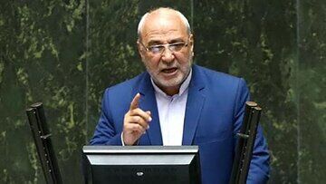 انتقاد تند حاجی‌دلیگانی از گرانی‌ها / مگر از قیمت دلار خبر ندارید؟ / نرخ ارز چگونه قیمت همه‌چیز را تعیین می‌کند؟