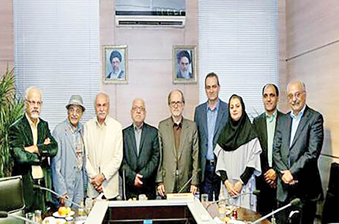 نشان درجه یک هنری برای پنج هنرمند