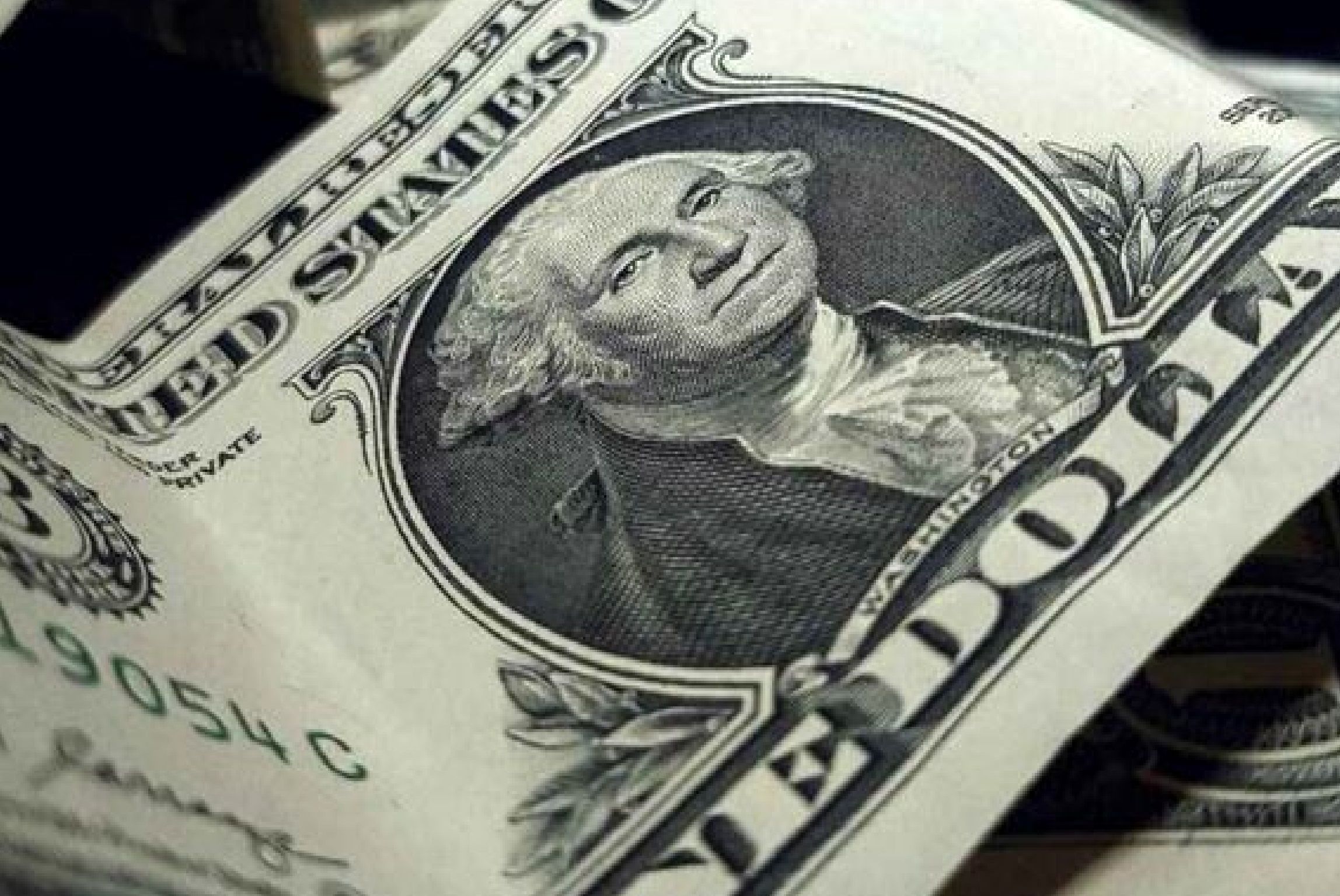 بازار ارز داغ‌تر از تابستان داغ