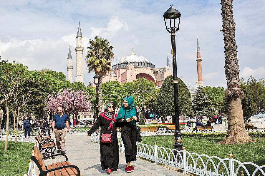 5/ 2 میلیون ایرانی، مسافران ترکیه 2017