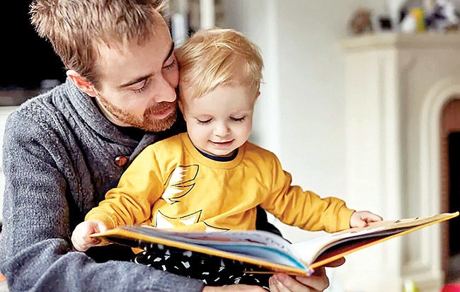 نقش والدین در کتاب‌خوان شدن کودکان