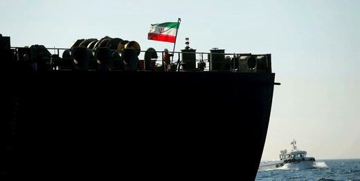 کشتی ایرانی حامل سوخت برای لبنان وارد آب‌های سوریه شد