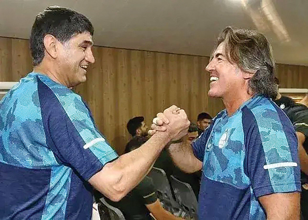 مجسمه؟ کمی «آزاده» باشیـد!