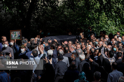 مراسم تشییع پیکر حجت‌الاسلام سید محمود دعایی+عکس