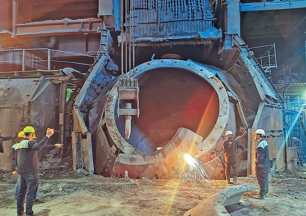 تعمیرات اساسی کنورتور2 در راستای جهش تولید ذوب آهن اصفهان