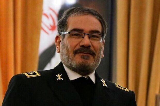 شمخانی: باید با شعار «لبیک یا خامنه‌ای» جهاد تبیین را آغاز کرد