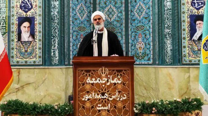 واکنش امام جمعه کرج به دیدار جولانی و ترامپ/ وقتی نعمت‌ها کفران شود، برکات آسمان و زمین محدود می‌گردد