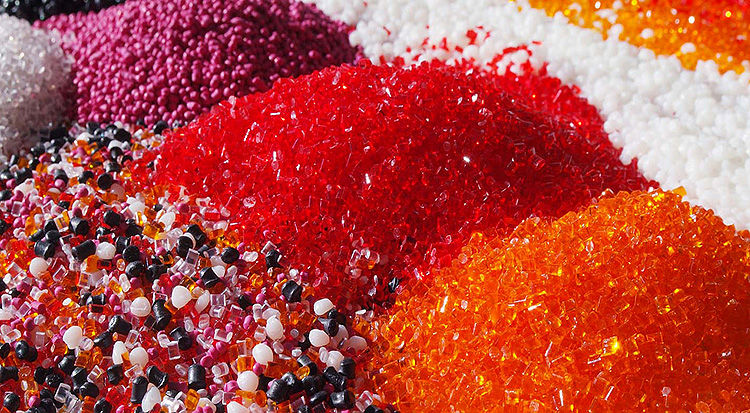 ضرورت واردات مواد اولیه پتروشیمی‌ها