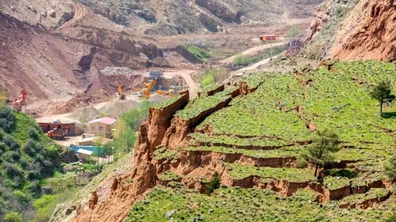 معدن رانشی مرزن آباد با دستور قضایی پلمب شد