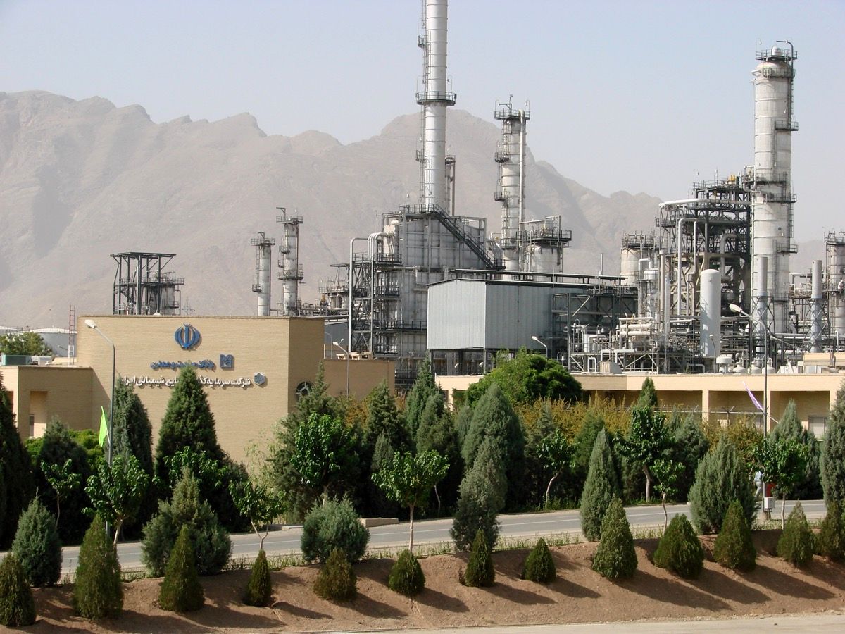 صنایع شیمیایی ایران در مسیر پیشرفت /شیران رکورد فروش ماهانه را شکست