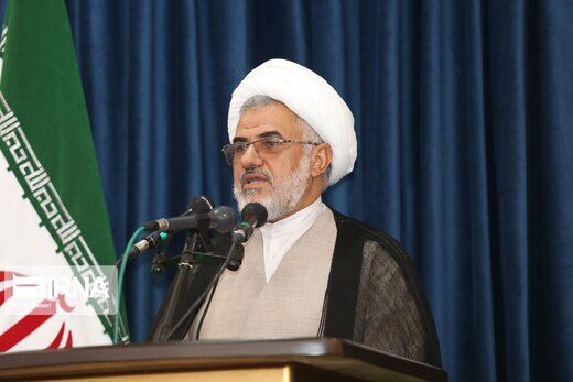  هشدار خطیب جمعه بندرعباس درباره پیامدهای خطرناک «دوستی دختر و پسر»