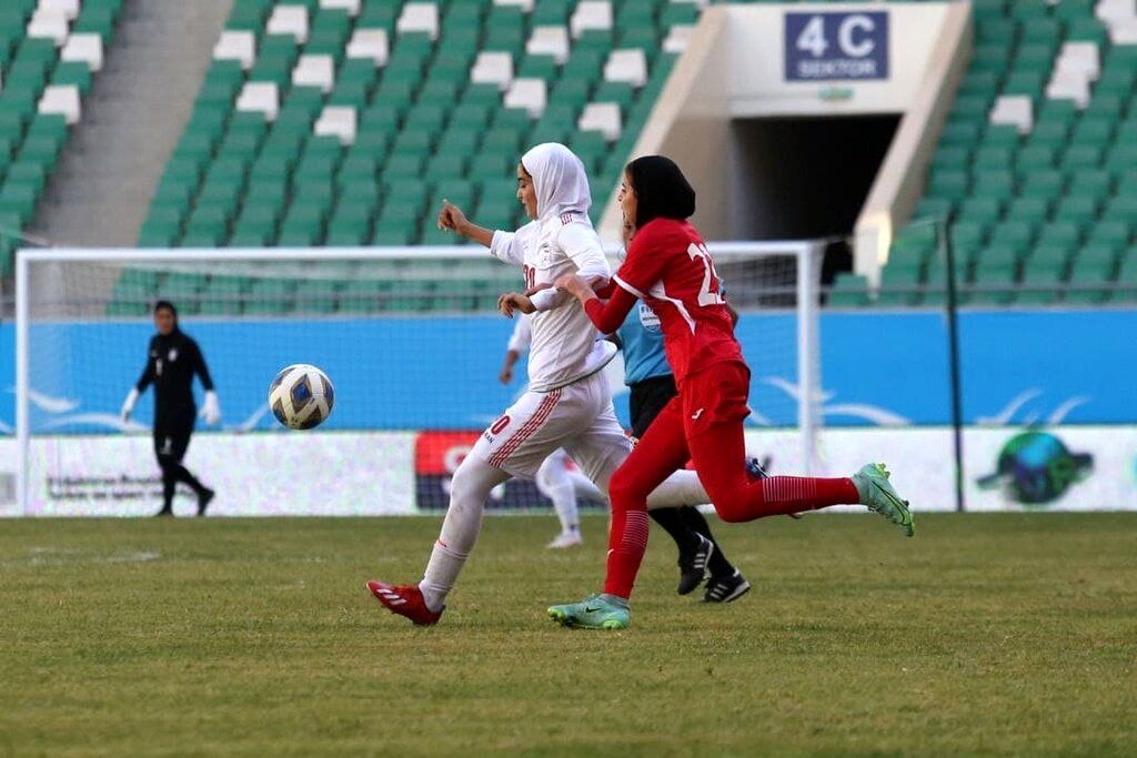 عکسی عجیب از فوتبال زنان در ایران 