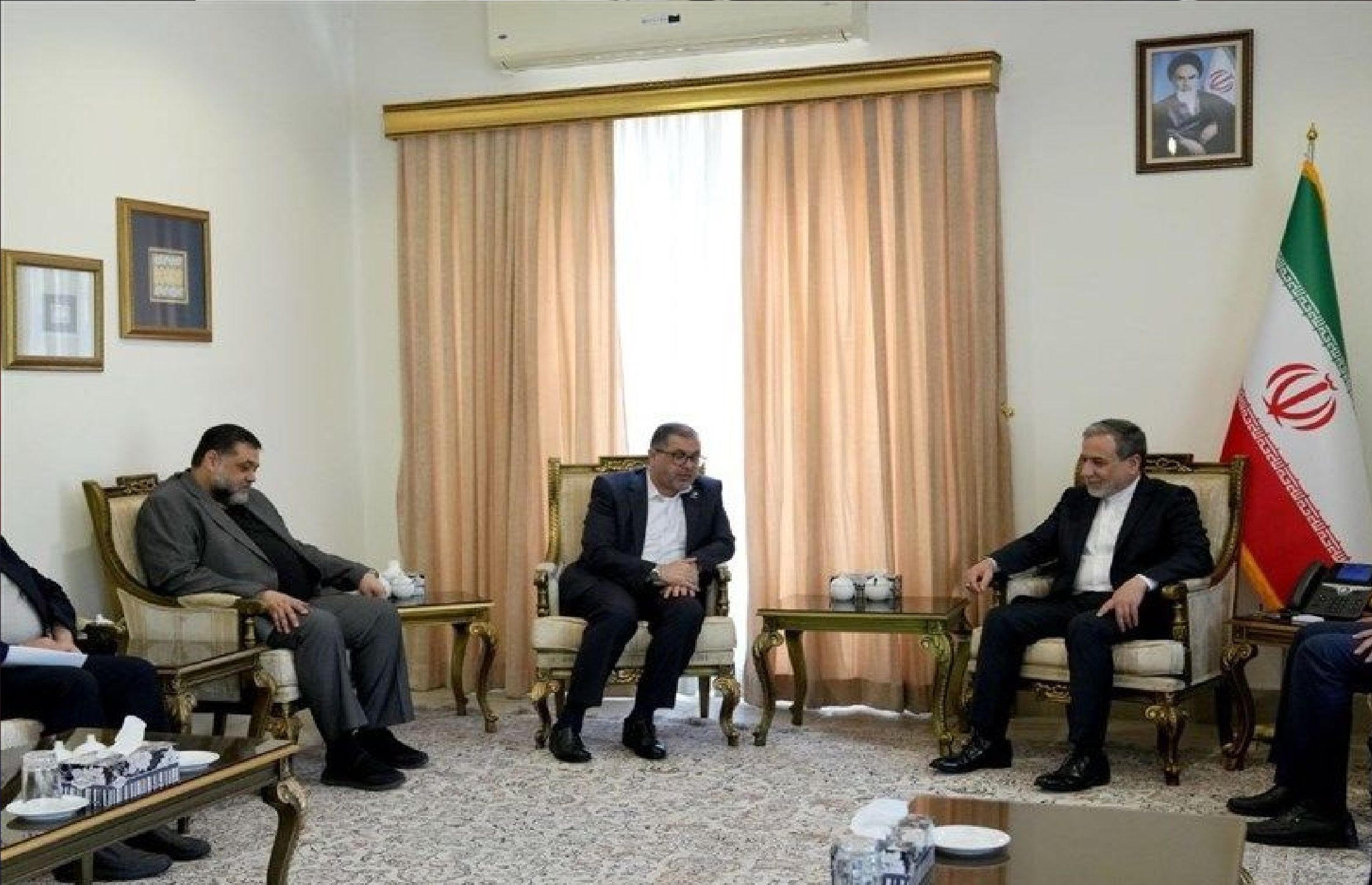 رایزنی و تبادل نظر هیات حماس با عراقچی درباره غزه