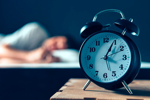 8 دلیل برای بی‌خوابی شبانه