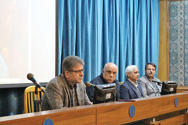 دشمنان اصلی مشروطه