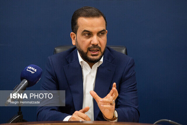انتقاد سخنگوی کمیسیون تلفیق از افزایش 20 درصدی حقوق کارمندان/ حقوق‌بگیران دولت سال آینده فقیرتر می‌شوند