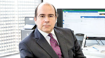 چرا «ماچادو» به قدرت نرسید؟