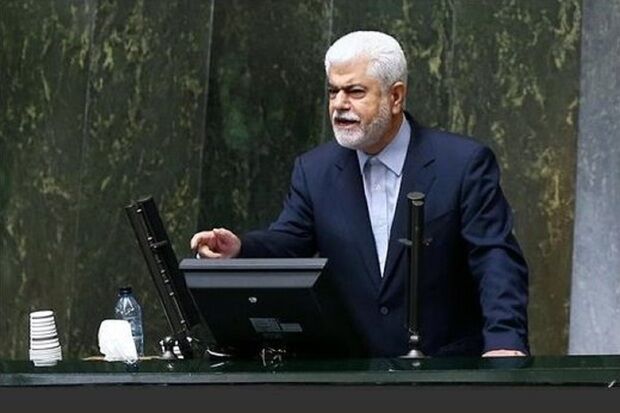  باید دعا کنیم فرزندان مسوولان بیمار شوند تا برای برطرف کردن مشکلات دارویی مردم فکری بکنند!