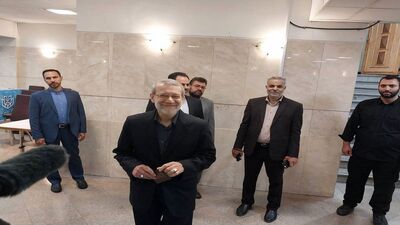 خوش وبش علی لاریجانی با خبرنگاران سوژه شد+ فیلم