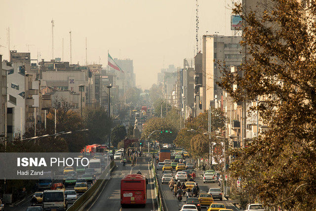 آسمان غبارآلود تهران در این مناطق پایتخت