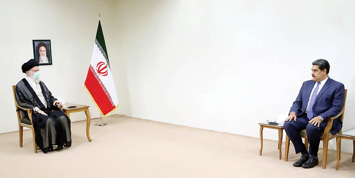 تنها راه پیروزی در برابر فشارهای آمریکا مقاومت است