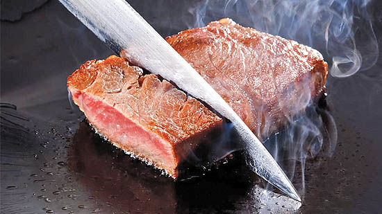 گوشت تولید شده در آزمایشگاه، به‌زودی در رستوران‌ها