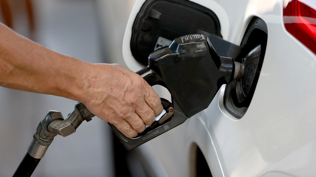 علت کسری بنزین در کشور چیست؟