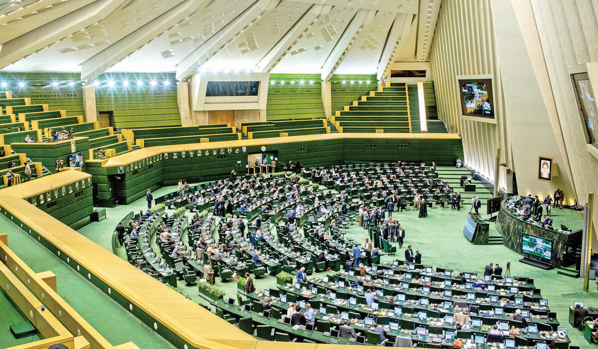 ابهام مالیاتی در بورس