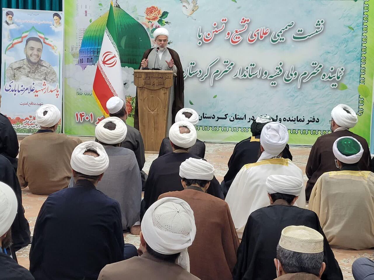 نماینده ولی فقیه در کردستان: خیابان جای جنگ نیست /اعتراض جوان ما ربطی به اجانب ندارد