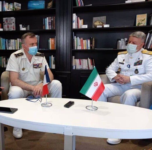 دیدار و گفتگوی مقام بلندپایه نظامی ایران و فرانسه درباره حضور شناورهای آمریکایی و اروپایی در خلیج فارس