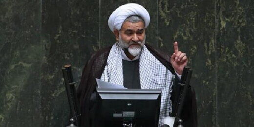 حمله تند روزنامه اصولگرا به نوروزی: معنای جعل را هم نمی دانی!