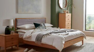 ۵ شغل عجیب و غریب در دنیا،  از خوابیدن تا یافتن توپ گلف و تماشای خشک شدن رنگ!