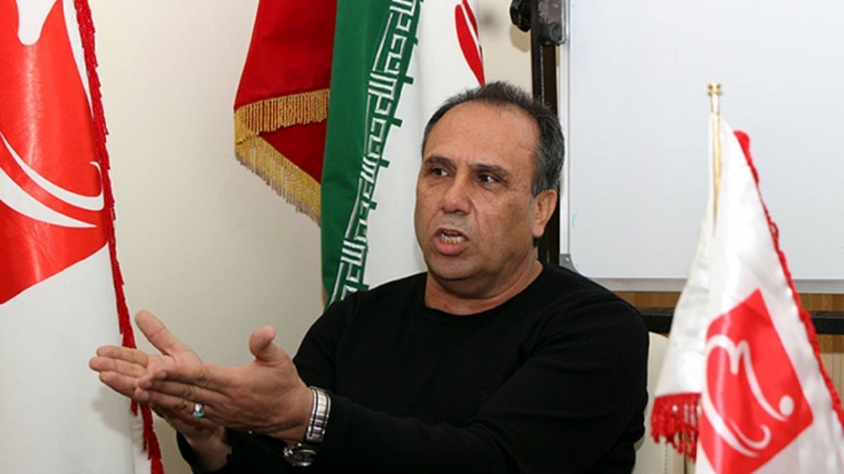 چرا بازیکن سابق تیم ملی به زندان افتاده است؟/ یک نفر جعل سند کرده، سکه گرفته و حالا پای من گیر کرده است / از فدراسیون و باشگاه پرسپولیس کسی پیگیر کار من نیست