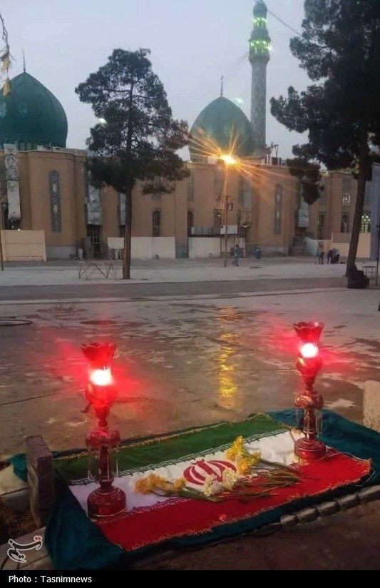 تدفین تعدادی از شهدای جنگ با اسرائیل در مسجد جمکران 4