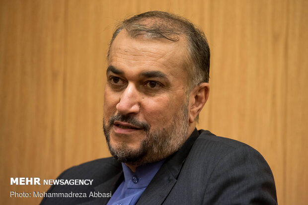وزیر خارجه به زیارت امامین کاظمین (ع) رفت