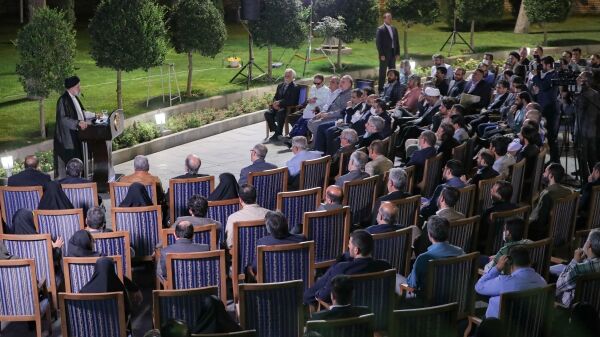 رئیسی: دولت برای حمایت و پشتیبانی از شعر و شاعران اراده جدی دارد
