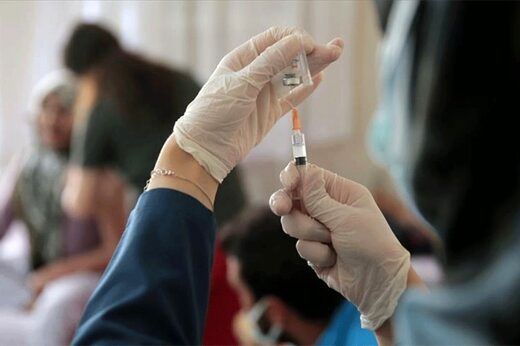همه ایرانی‌ها «دُز سوم» واکسن کرونا را می‌زنند؟