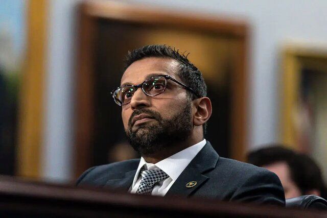 مدیر اف بی آی زیر تیغ برکناری / ترامپ در حال بررسی است