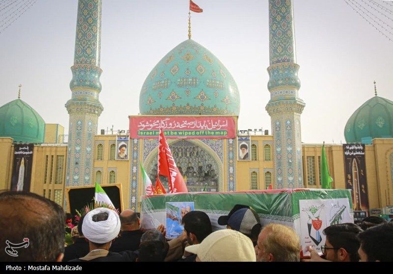 تدفین تعدادی از شهدای جنگ با اسرائیل در مسجد جمکران 3