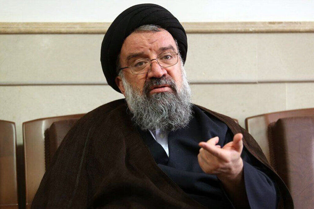 خاتمی: تماس گرفتند و گفتند اگر استعفا ندهی سرت را روی سینه‌ات می‌گذاریم 