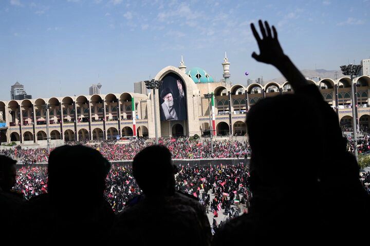 وداع عظیم با رهبر شهید انقلاب در تهران از نگاه آسوشیتدپرس
