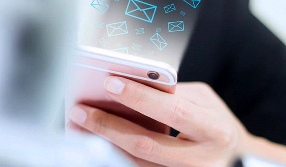 پنل اس ام اس چیست؟ + بررسی کامل امکانات سامانه پیامکی