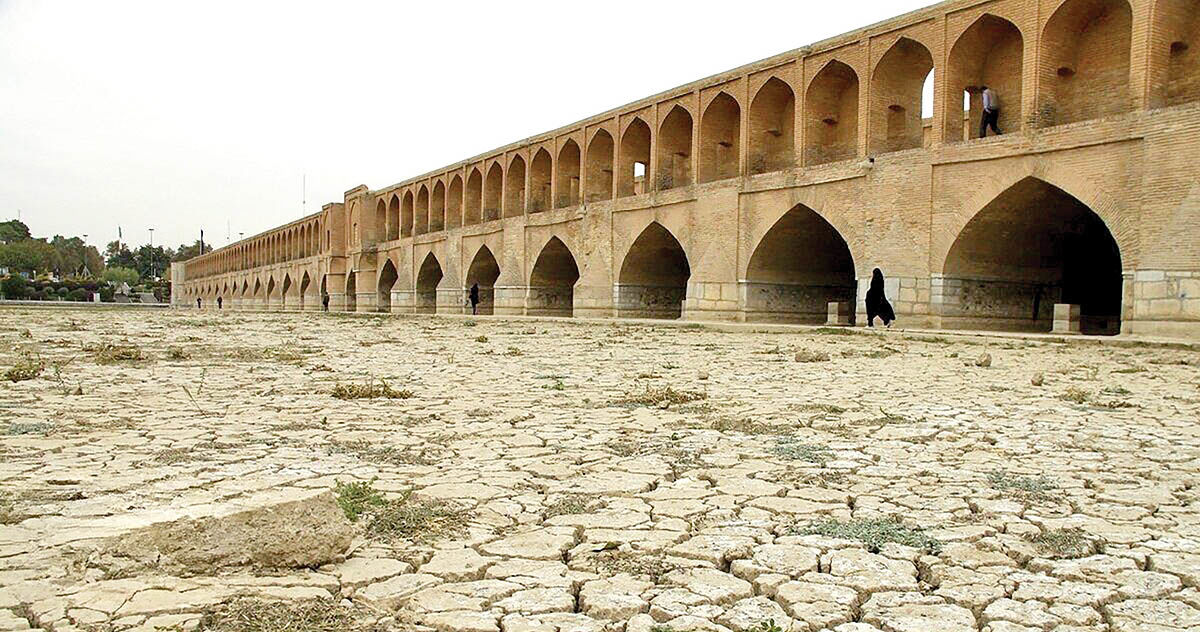 خشکی زاینده‌رود  نباید عادی‌‌‌‌سازی شود