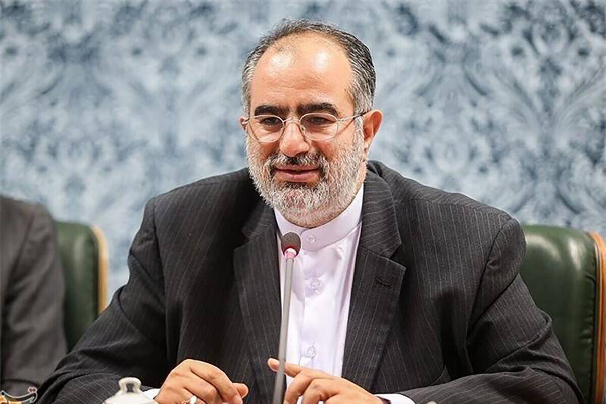 اظهارات مهم آشنا درباره فیلترینگ و خط سفید/ به اسم بالن پارازیت انداز می‌خواستند مجوز شنود بگیرند/ تصمیم گیران در جهان مجازی زندگی می کنند