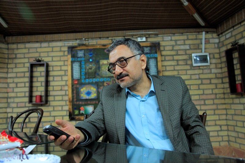 رمزگشایی سعید لیلاز از جمله «جعفر ول کن»/ سخن حداد عادل که گفت «می‌خواهم به ملت ایران هدیه بدهم» پوپولیسم بود